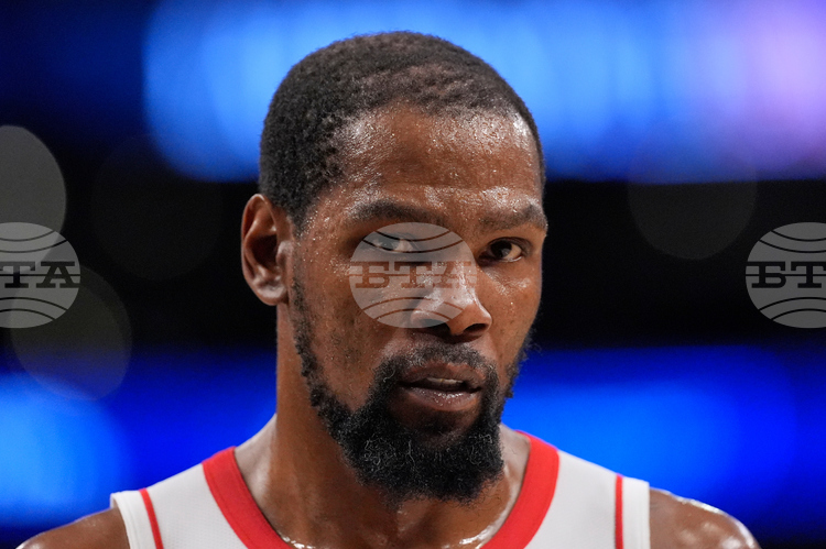 Баскетболистът на Хюстън Рокетс Кевин Дюрант продължава възстановяването си