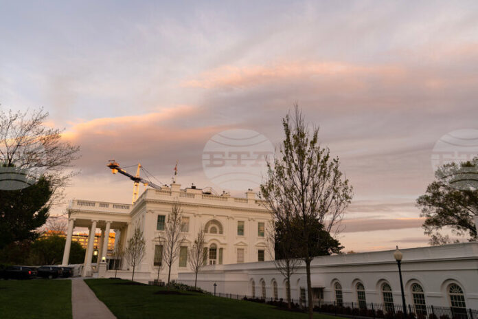 Белият дом опроверга слуховете, че САЩ биха могли да използват ядрено оръжие срещу Иран
