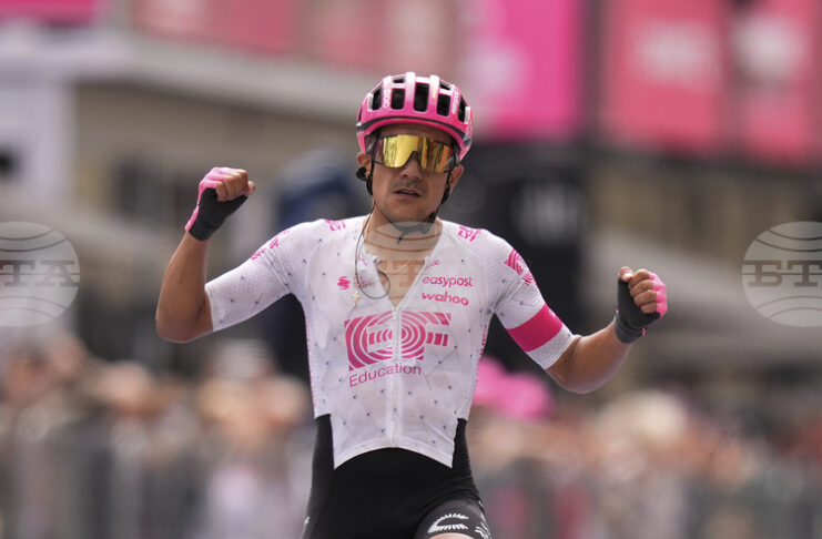 Бившият олимпийски шампион Ричард Карапас претърпя операция перинеума, но вярва, че ще може да вземе участие в Обиколката на Италия