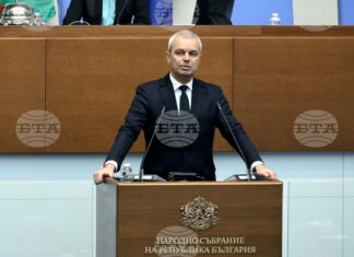 Председателят на "Възраждане" Костадин Костадинов.