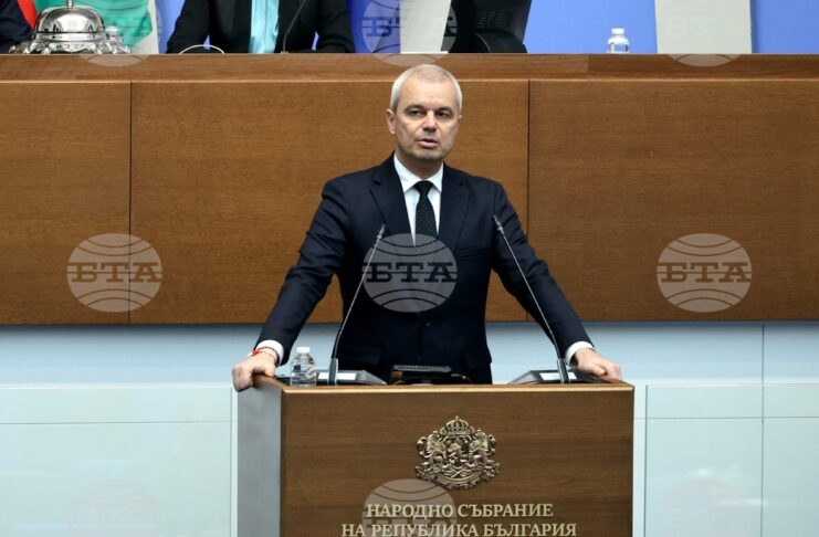 Председателят на "Възраждане" Костадин Костадинов.