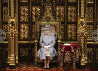 Британският историк Анна Кeй е избрана за официален биограф на кралица Елизабет Втора