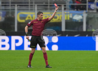 Бундеслигата ще обсъжда след Световното първенство дали да приеме новото правило за червен картон на ИФАБ