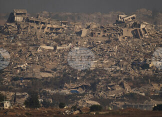 Четирима души бяха убити при израелски удари в Газа, съобщиха медици