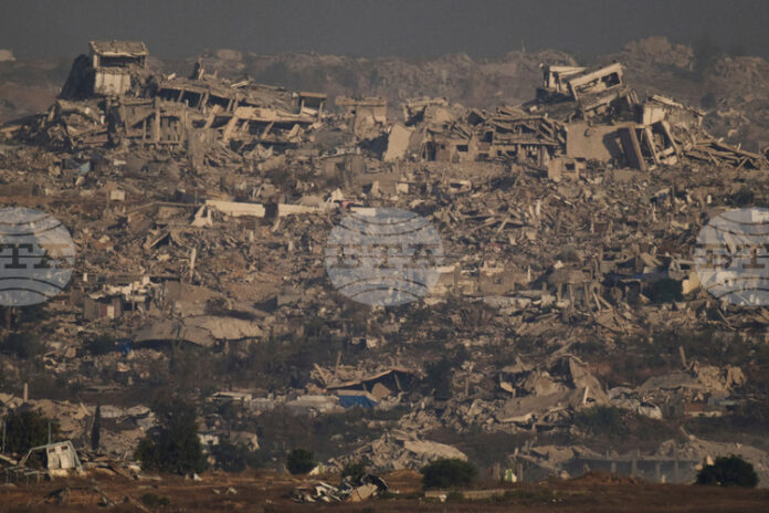 Четирима души бяха убити при израелски удари в Газа, съобщиха медици