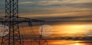 Цената на тока за бизнеса утре се повишава с 3,8 на сто спрямо петъчната и спада с 11 на сто спрямо тази от понеделник