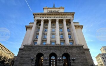 ЦИК обяви разпределението на мандатите в 52-рия парламент: „Прогресивна България“ ще има мнозинство със 131 депутати