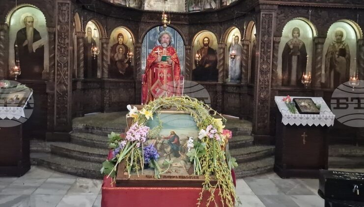 Да възхваляваме Божия син не само молитвено, а и с нашите добри дела, призова на Цветница в Търговище отец Славчо Проданов