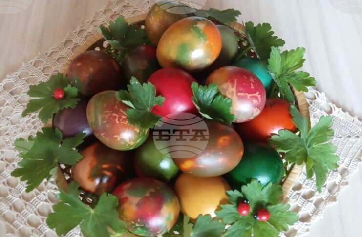 Деца и родители от Долна Оряховица ще боядисват яйца със стари техники и ще ги дарят на местния храм „Света Богородица“