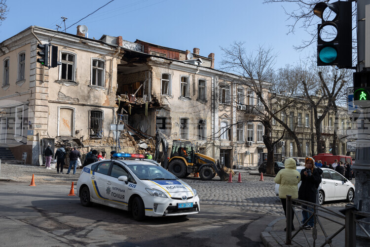 Днес в Одеса е обявен траур във връзка с трагедията по време на нощната масирана атака