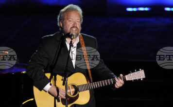 Дон Шлиц, написал хита The Gambler на Кени Роджърс, почина на 73-годишна възраст