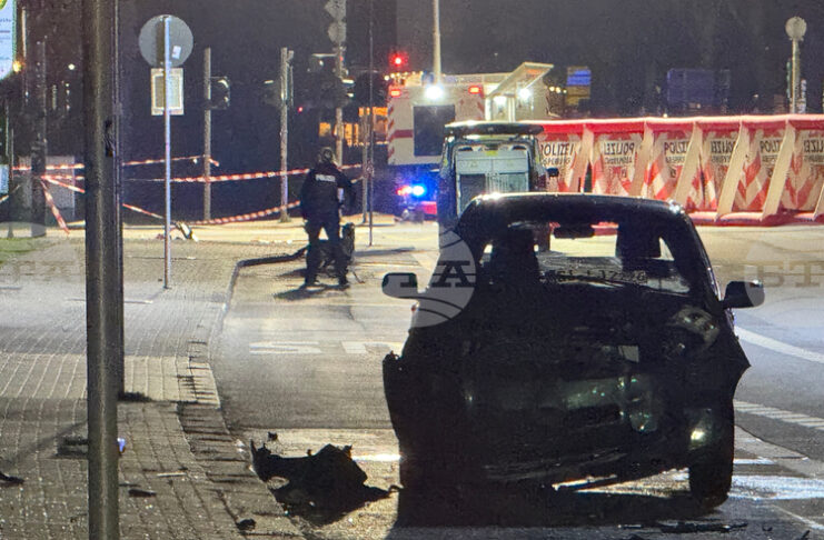 Двама ранени, след като кола с петима тийнейджъри падна в река Майн във Франкфурт