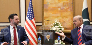 Две кръга преговори са се състояли между Иран и САЩ, трети кръг се очаква тази вечер или утре, съобщи иранската телевизия