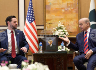 Две кръга преговори са се състояли между Иран и САЩ, трети кръг се очаква тази вечер или утре, съобщи иранската телевизия