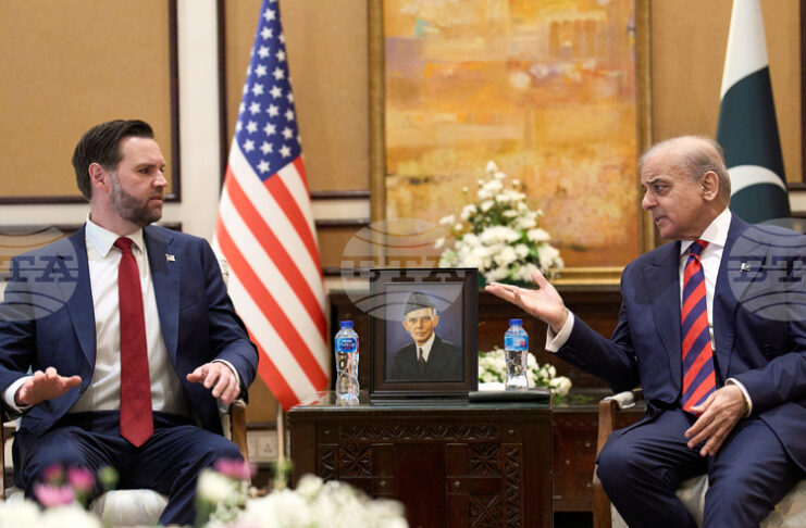 Две кръга преговори са се състояли между Иран и САЩ, трети кръг се очаква тази вечер или утре, съобщи иранската телевизия