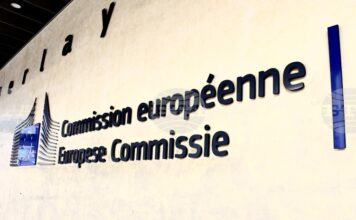 ЕК представи мерки срещу поскъпването на изкопаемите горива и за ускорено осигуряване на чиста енергия