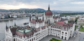 ЕС и Унгария проведоха първия кръг от срещи на експертно равнище за отблокирането на еврофондове на стойност милиарди евро