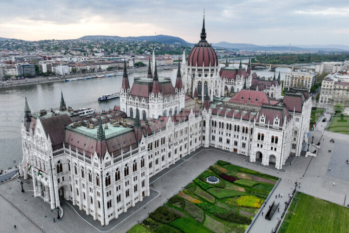 ЕС и Унгария проведоха първия кръг от срещи на експертно равнище за отблокирането на еврофондове на стойност милиарди евро