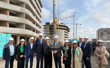 Европейската инвестиционна банка инспектира стратегическите обекти в Бургас Европейската инвестиционна банка инспектира стратегическите обекти в Бургас