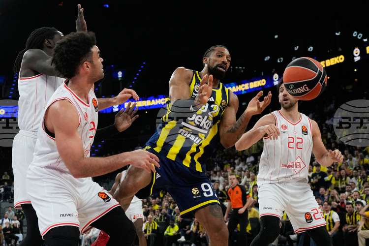 Фенербахче и Панатинайкос записаха победи на старта на четвъртфиналните плейофи в Евролигата