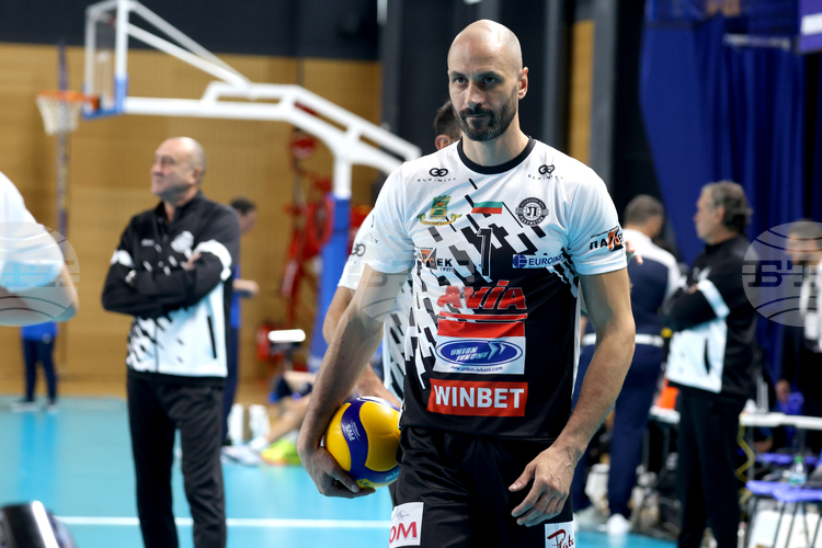 Галатасарай победи Халкбанк с Матей Казийски и Цветан Соколов в плейофите на турското волейболно първенство