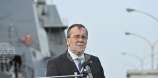 Германия разполага военни кораби в Средиземно море като подготовка за участие в мисия в Ормузкия проток, каза Писториус