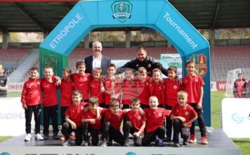 Христо Стоичков потвърди за преговори с Милан за мач с ЦСКА Христо Стоичков потвърди за преговори с Милан за мач с ЦСКА