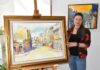 Художничката Мария Райчева споделя спомени от пътешествията си в изложбата „Пътеписи в цвят“, която показва в Хасково Художничката Мария Райчева споделя спомени от пътешествията си в изложбата „Пътеписи в цвят“, която показва в Хасково