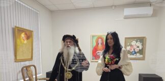 Художничката Ралица Денчева отправи послание за силата на красотата с изложба живопис в Плевен