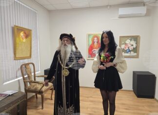 Художничката Ралица Денчева отправи послание за силата на красотата с изложба живопис в Плевен