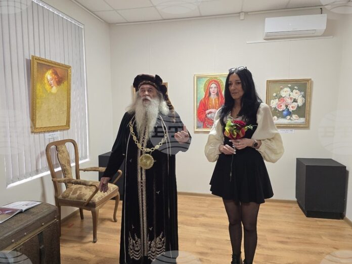 Художничката Ралица Денчева отправи послание за силата на красотата с изложба живопис в Плевен