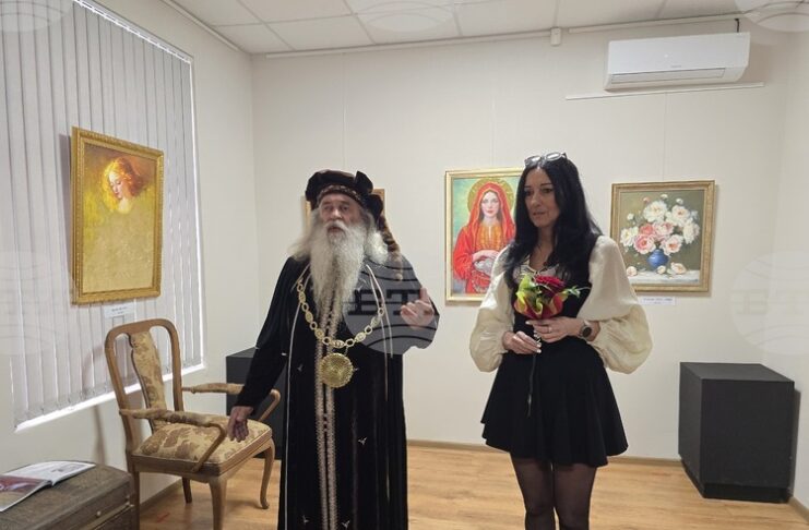 Художничката Ралица Денчева отправи послание за силата на красотата с изложба живопис в Плевен