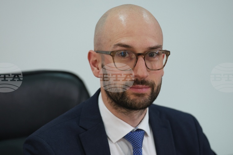 Имаме индикации за нарушения в обществени поръчки, по които съм възложил над 60 финансови инспекции, съобщи министър Клисурски