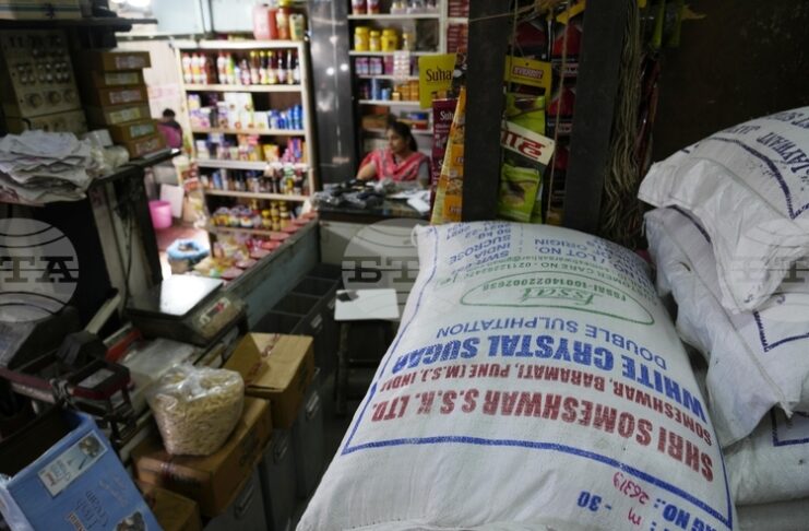 Индия е изправена пред втора година на недостиг на захар