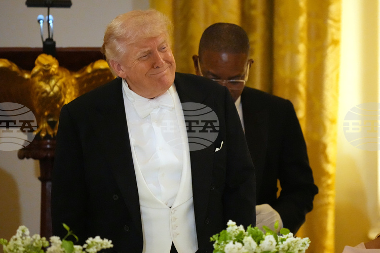 Иранците "имат интерес да се вразумят бързо", заплаши Тръмп