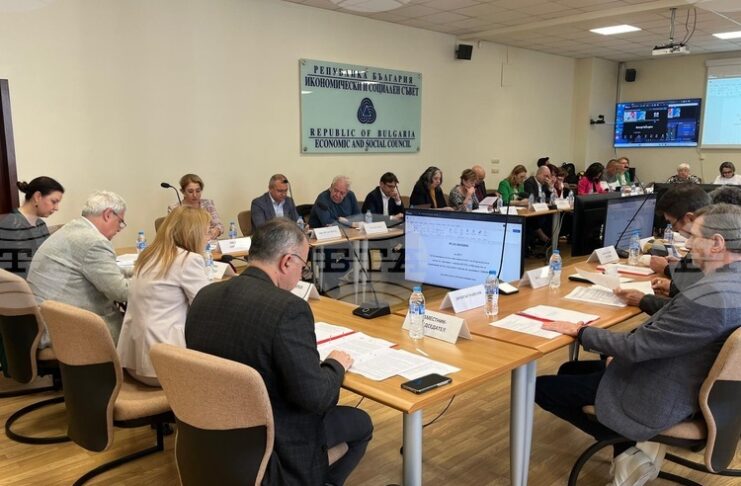 ИСС призова за ревизия на въглеродните политики и мерки срещу високите цени на електроенергията