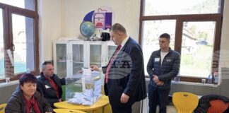 Избрах държавата на хората, каза лидерът на ДПС Делян Пеевски, след като гласува в село Бабяк