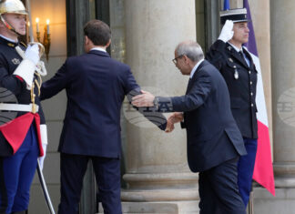 Израел трябва "да се откаже от териториалните си стремежи" в Ливан, "Хизбула" трябва да бъде разоръжена "от ливанците", заяви Макрон