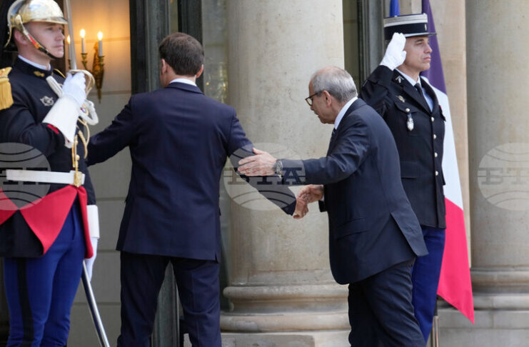 Израел трябва "да се откаже от териториалните си стремежи" в Ливан, "Хизбула" трябва да бъде разоръжена "от ливанците", заяви Макрон