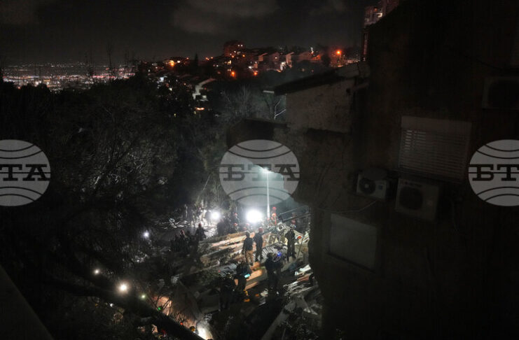 Израелски медии съобщават, че са открити две тела след ирански удар по жилищна сграда в Хайфа