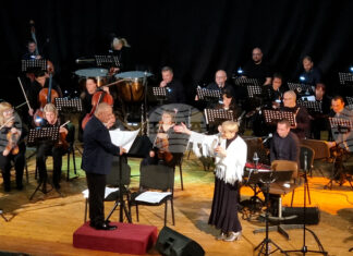 Камелия Тодорова и Симфониета – Шумен поднесоха в Ямбол „Симфония от мечти“, която завърши с много аплодисменти и два биса