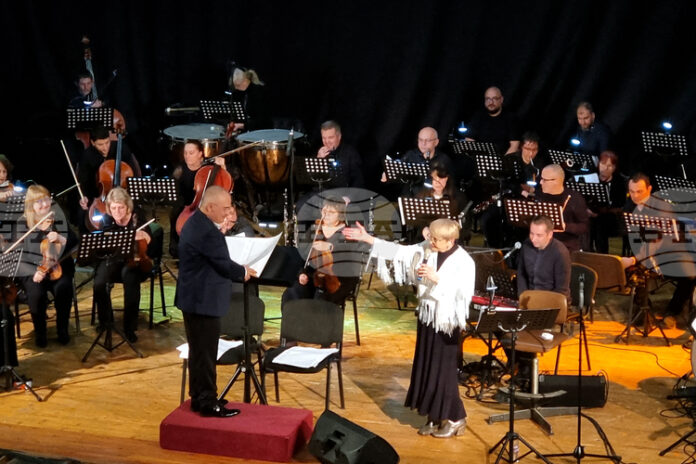 Камелия Тодорова и Симфониета – Шумен поднесоха в Ямбол „Симфония от мечти“, която завърши с много аплодисменти и два биса