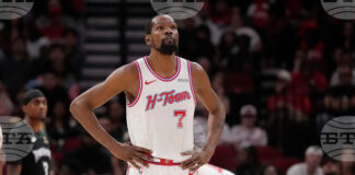 Кевин Дюрант все още не е сигурен участник за Хюстън във втория мач от серията срещу ЛА Лейкърс в плейофите на НБА