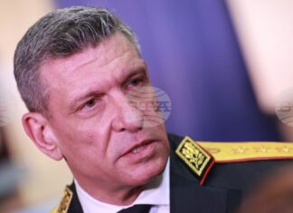 Кметът на кърджалийското село Солище е задържан за участие в схема за купуване на гласове, съобщи Георги Кандев във Фейсбук