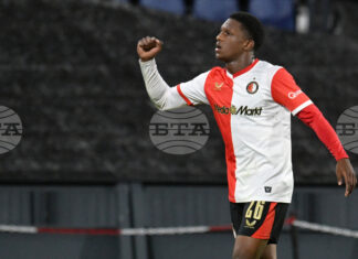 Манчестър Сити е набелязал десния бек на Фейенорд за трансфер през лятото Манчестър Сити е набелязал десния бек на Фейенорд за трансфер през лятото