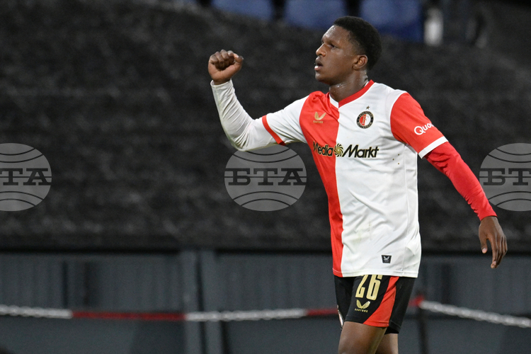 Манчестър Сити е набелязал десния бек на Фейенорд за трансфер през лятото