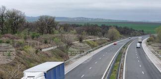 Мъж загина, след като бе ударен от камион на магистрала „Марица“, съобщиха от полицията