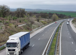 Мъж загина, след като бе ударен от камион на магистрала „Марица“, съобщиха от полицията