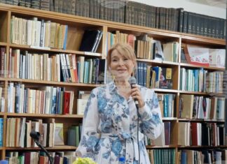 Мира Добрева представи във Велико Търново втората си книга за столетниците и каза, че е написала пиеса по темата