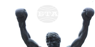 Музеят на изкуствата във Филаделфия прие статуята на Роки в изложба, след десетилетия резервирано отношение